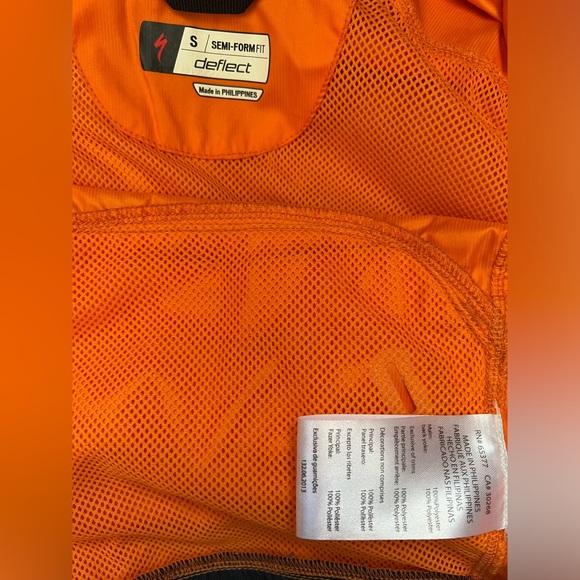 Specialized Deflect Reflect Convertible rain jacket. Semi form fit, S, orange - Picture 2 of 2